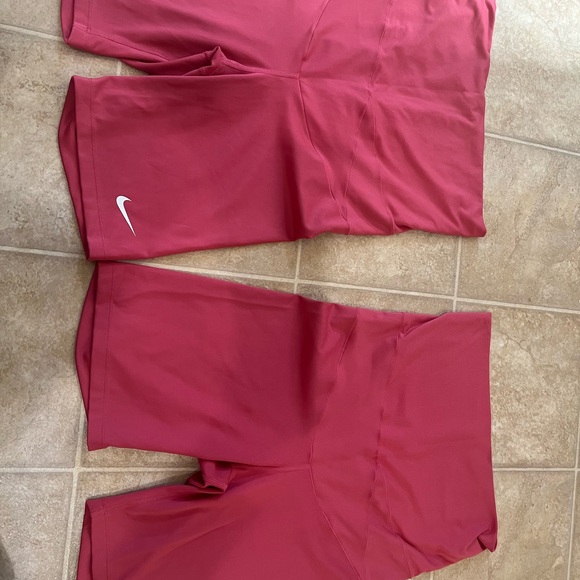 Nike Pink Maternity Activewear Shorts - Picture 4 of 4